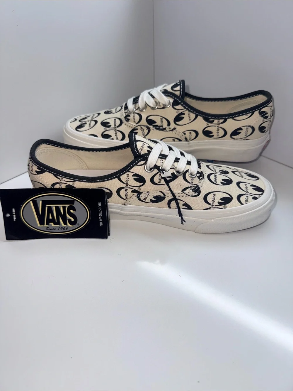 Vans x Mooneyes Authentic 44 DX Anaheim Factory White Collab M6 | W7.5